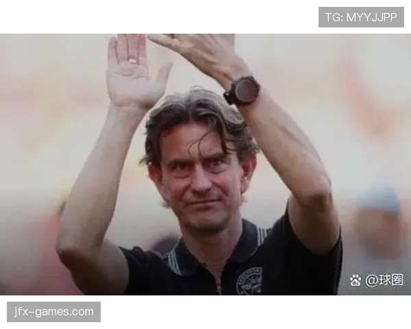 布伦特福德主帅弗兰克:全队信心高涨,力争英超再创佳绩 布伦特福德主帅弗兰克:全队信心高涨,力争英超再创佳绩