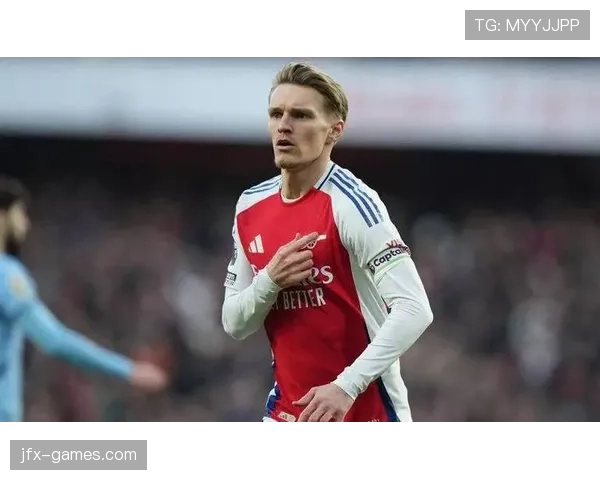 厄德高与德布劳内进攻型中场战术角色对比分析