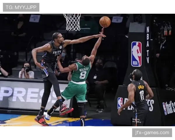 兰德尔挡拆制造错位对位小前锋 提升进攻效率胜于上季