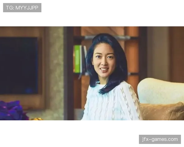 蒋林静发的家居照，客厅像酒店套房，鞋柜比我家整套还夸张